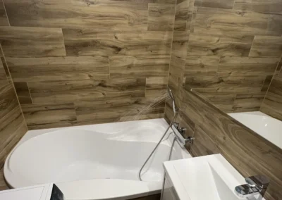 Kompletní rekonstrukce koupelny a samostatného WC