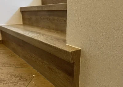 Rekonstrukce schodiště a chodby v Plešnicích