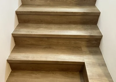 Rekonstrukce schodiště a chodby v Plešnicích